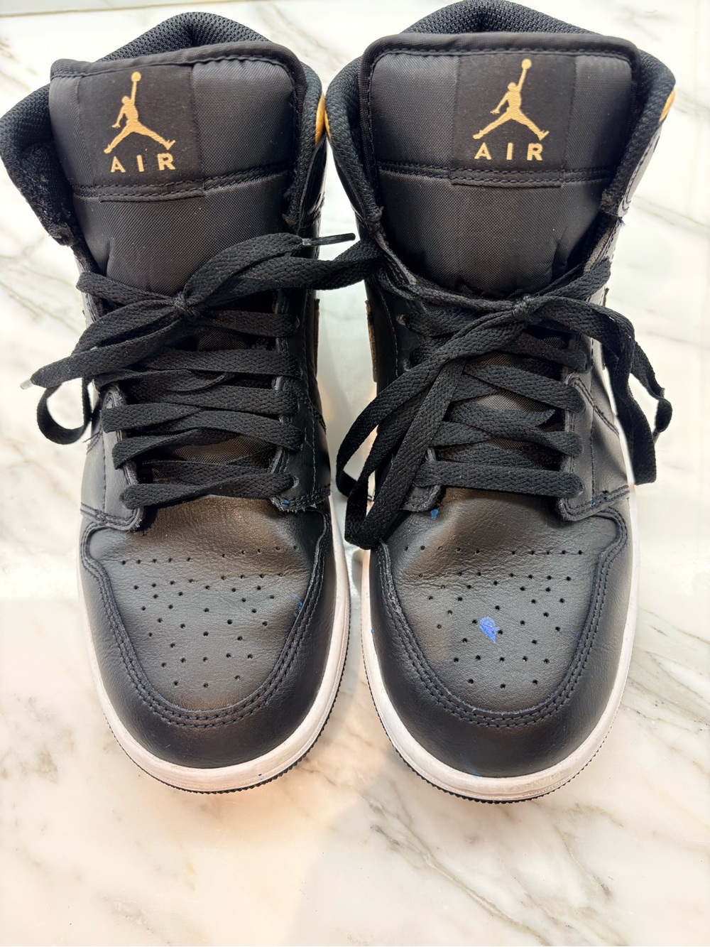 Men’s 8 Black/Gold Jordan 1 Mids
